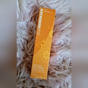 OLEHENRIKSEN Truth Juice Daily Cleanser